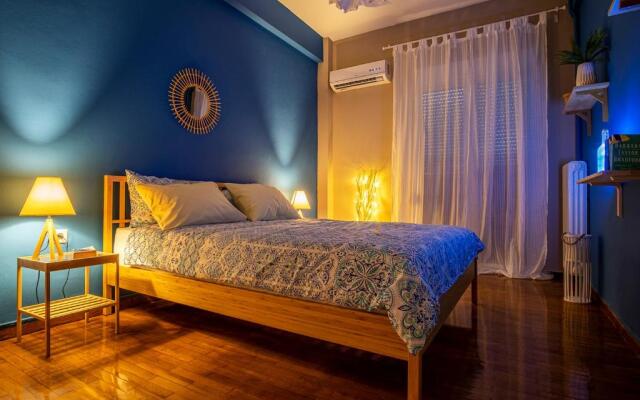 Excellent location,airport line,6min metro,100MBPS!