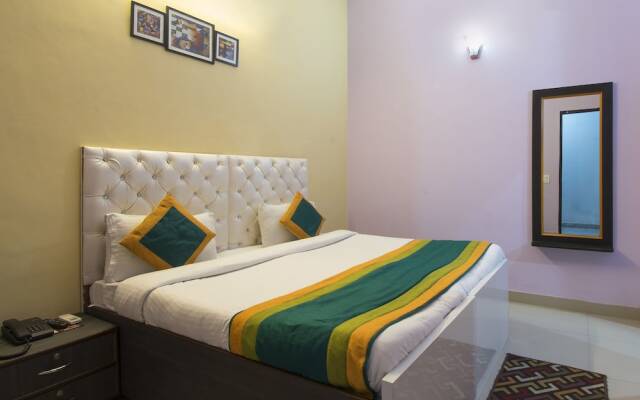 OYO 9935 Hotel Mango House