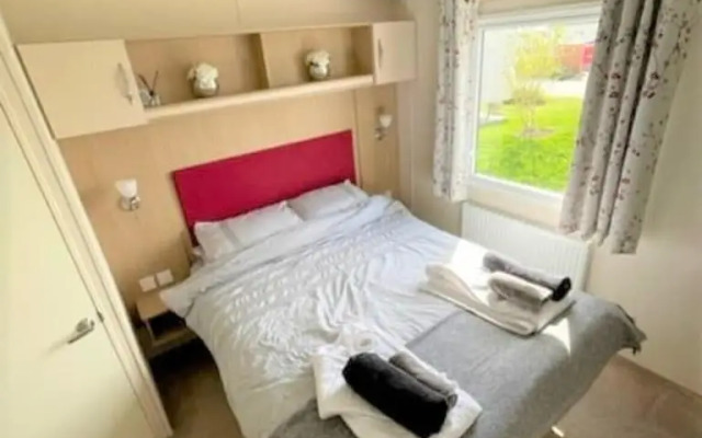 Tattershall Lakes Luxury Hot Tub Retreat