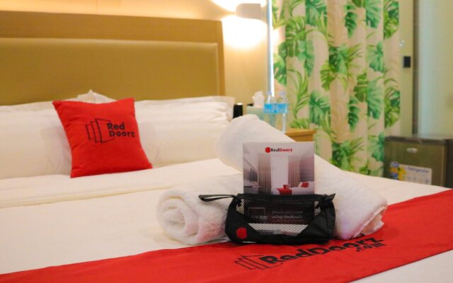 RedDoorz Plus @ AS Fortuna Cebu