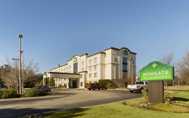 Holiday Inn Express Fayetteville Fort Bragg by IHG