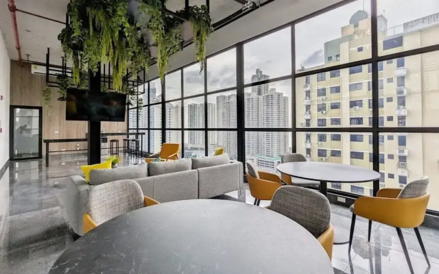 w Elegant 1BR With Balcony in San Francisco