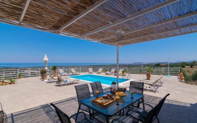 Haravgi 5 bedrooms villa
