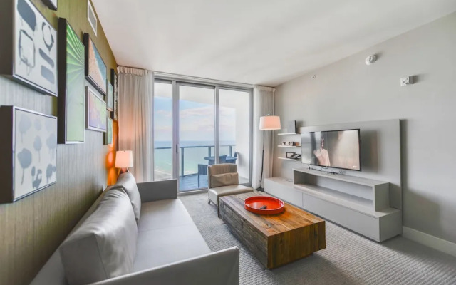 Oceanfront Luxe: Beach Condo