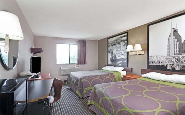 Super 8 By Wyndham Nashville/ Dntn/ Opryland Area