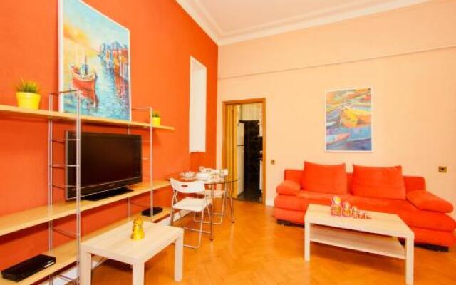 Gnezdnikovsky Pereulok Apartment