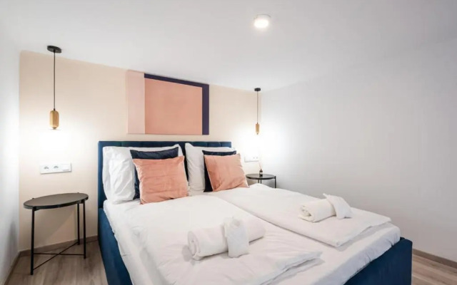 D71- Boutique Apartments, Best Location, by BQA