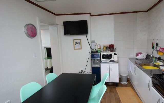 Seoul Tower Family Guesthouse