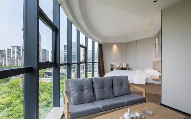 Vienna International Hotel (Jiaxing Longding Wanda Plaza)