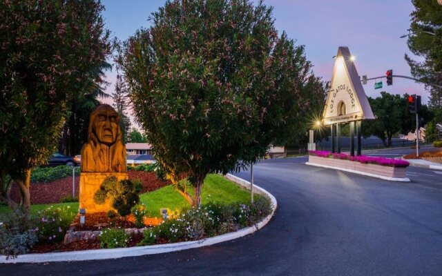 Los Gatos Lodge
