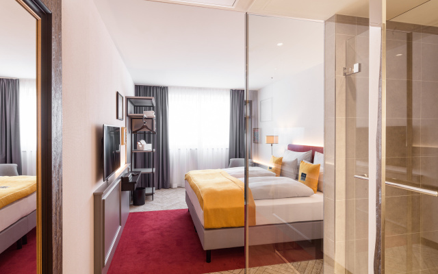 Holiday Inn — the niu, Franz Vienna