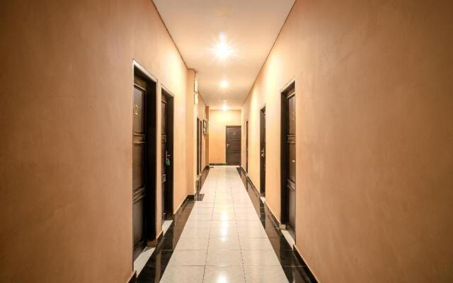 Hotel O Makassar near Mall Panakukkang formerly Sayang Home Stay