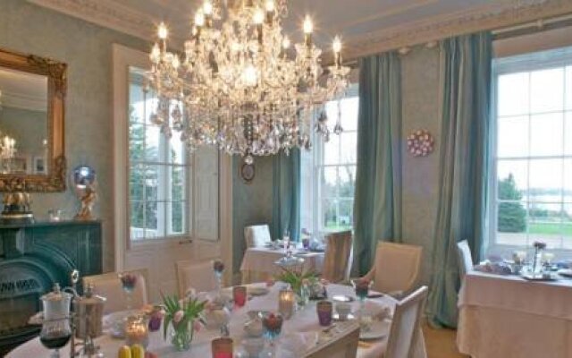 Maplehurst Manor Accomodations