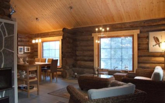 Holiday Home Muuttohaukka