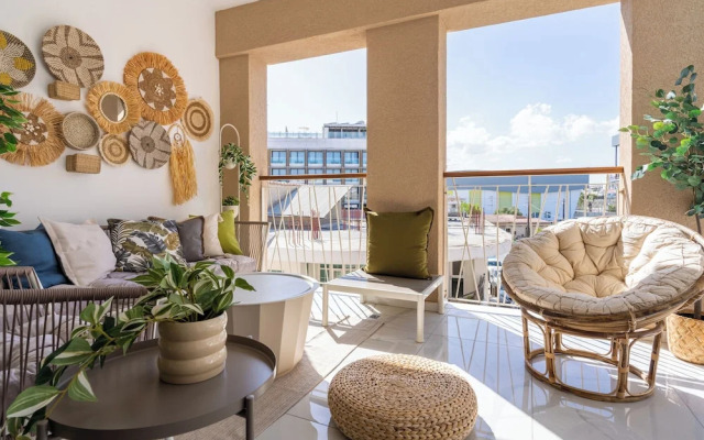 Sundrop 1-Bedroom Apartment in Larnaca
