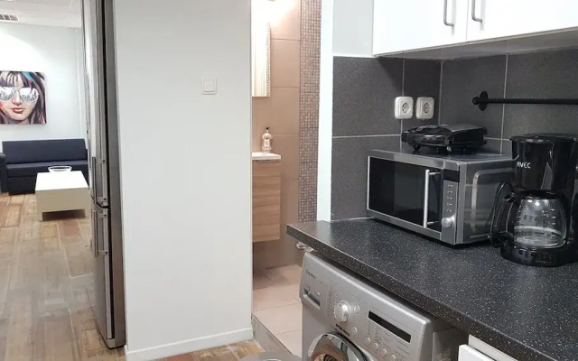 Erra - Berry - Athens Center,180m²,Big Balconies,6 BD,3 BATH