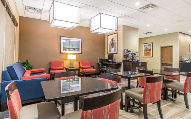 Comfort Inn Alton near I-255