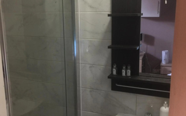 Pacific Inn London Heathrow