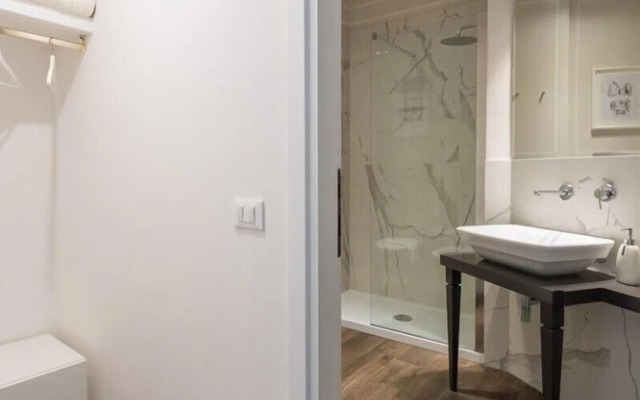 Up on the roof of Florence 2