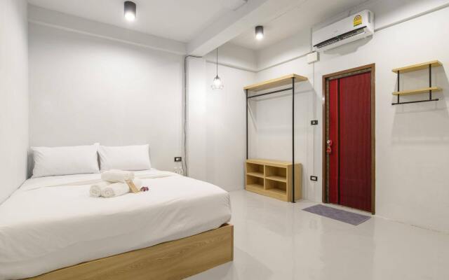 Little Lanna Cafe and Premier Guesthouse