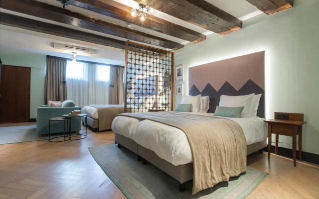 The Hendrick's Hotel
