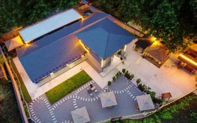 Family Courtyard Homestay