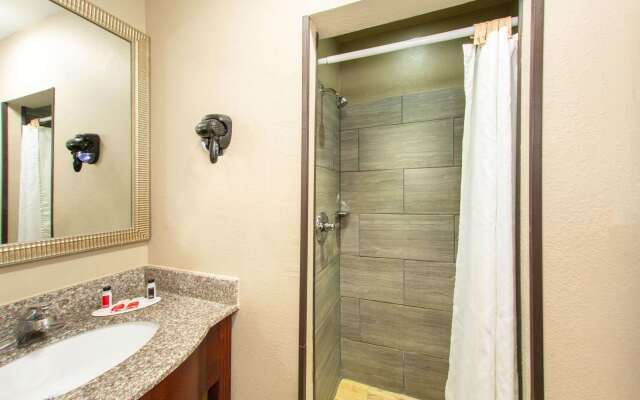 Super 8 by Wyndham Pensacola NAS Area