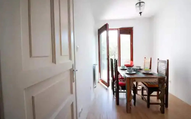 Maharaja Mountain Palace 3-bed Apartment in Buda