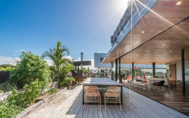 Your Luxury Escape - Beach Box