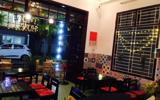 Moc Homestay Coffee - Hostel