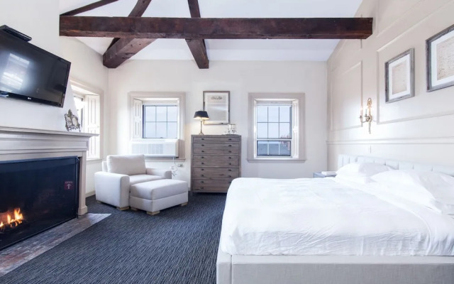 Garrison Inn Boutique Hotel