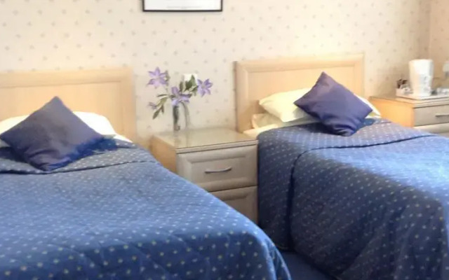 Au Caprice Guest House