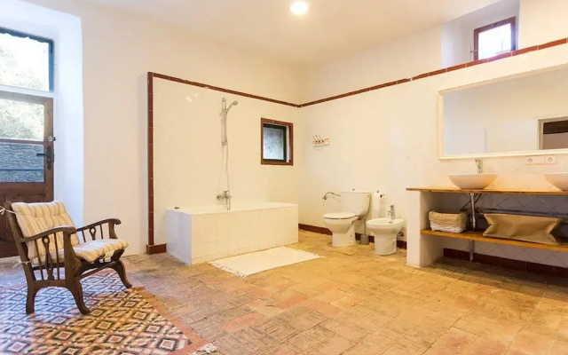 Traditional Estate From the XIV Century, With Swimming Pool