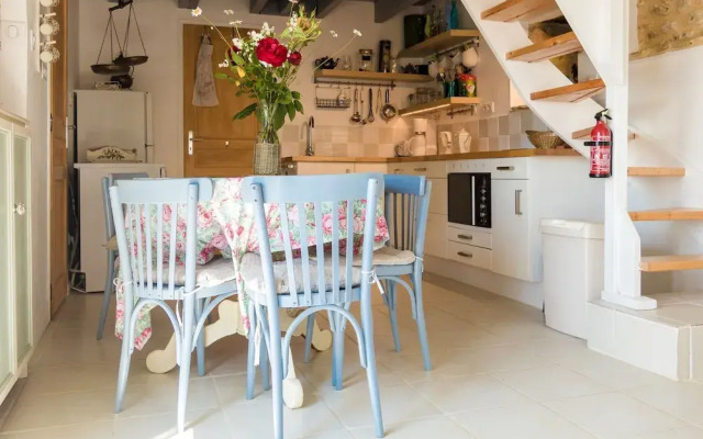 Farmhouse With Private Pool, Large Garden and Playground
