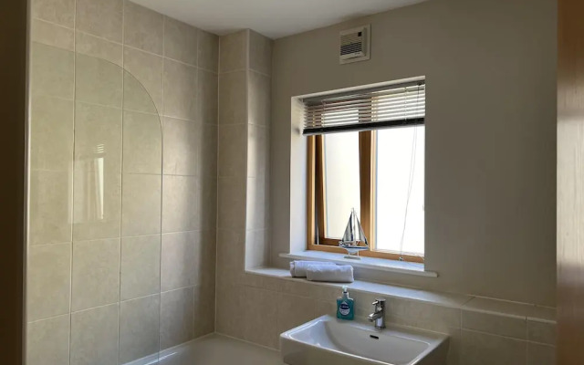 Beautiful City Centre Apartment-cathedral Views