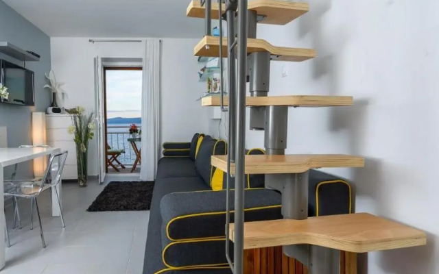 Top Location! Beach & Center Apt 4