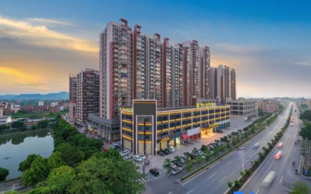 Vienna International Hotel (Luoding Xicheng Duxuan Branch)