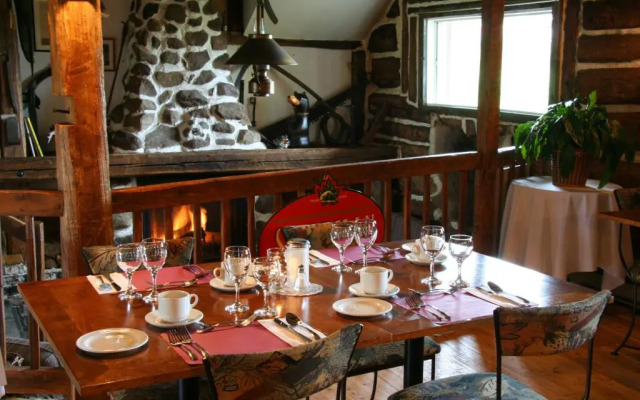 Auberge De La Miscoutine