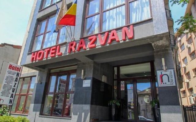 Hotel Razvan