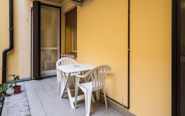 Piazza de' Calderini Apartment