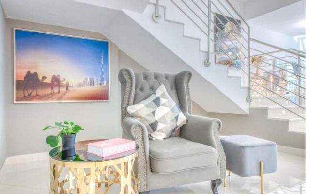 Luxurious 4 Bedroom Duplex Villa Apartment Near JBR