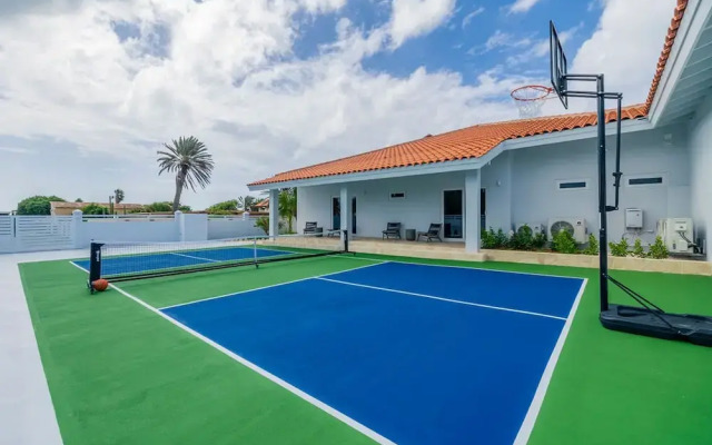 The Court Villa - 8 Bed 8 5 Bath
