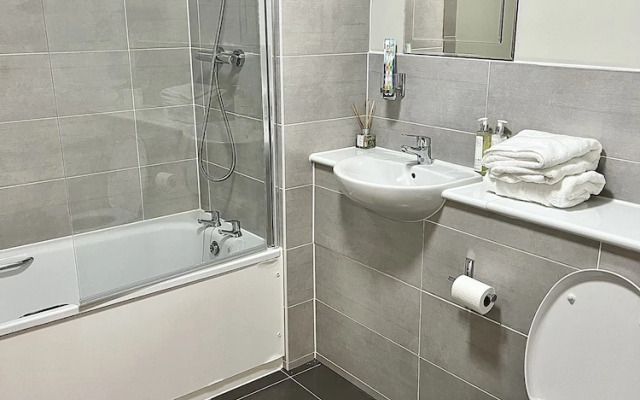 Stunning 2-bed Apartment in Salford