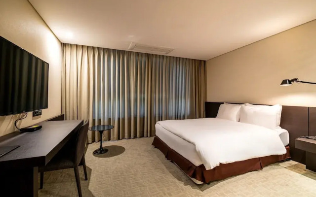 The Sky Hotel