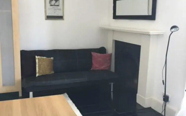 Spacious 4 Bedrooms Apartment in City Centre