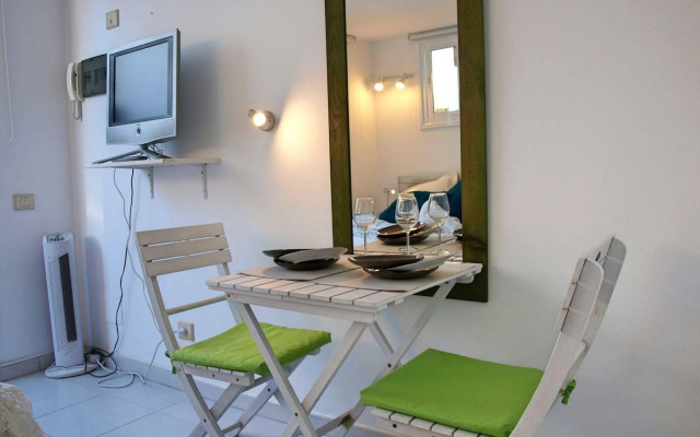 Flatguest Lovely Studios