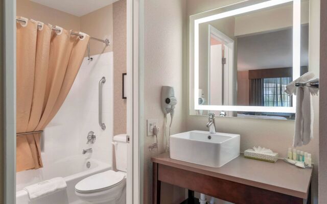 Quality Inn & Suites Camarillo - Oxnard