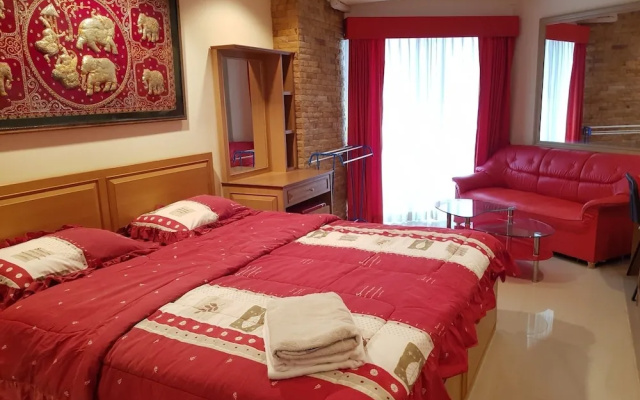 Jomtien Beach Condominium 5th Floor Modern Studio Apartment Pattaya