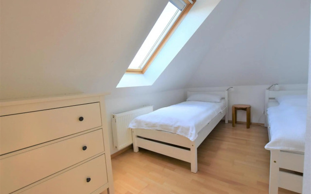 Haus Apfelgarten links