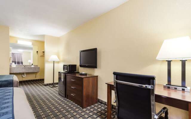 Rodeway Inn Lincoln West - University Area